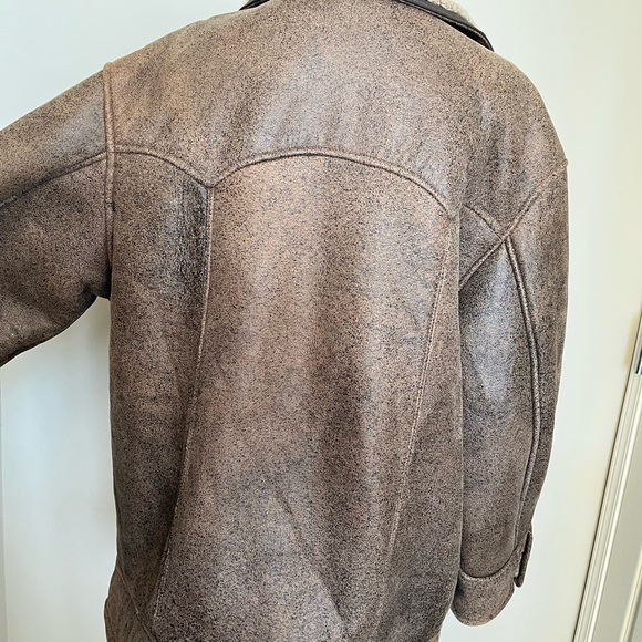 1980s Genuine Shearling Winter Coat Made in Canada - Picture 6 of 13